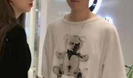 女网红爆料前任视频播放,引发网友热议